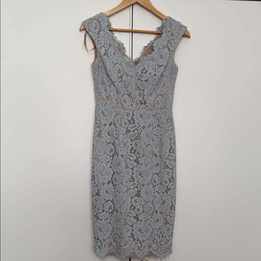 Elegant Lace Sleeveless Dress - Light blue